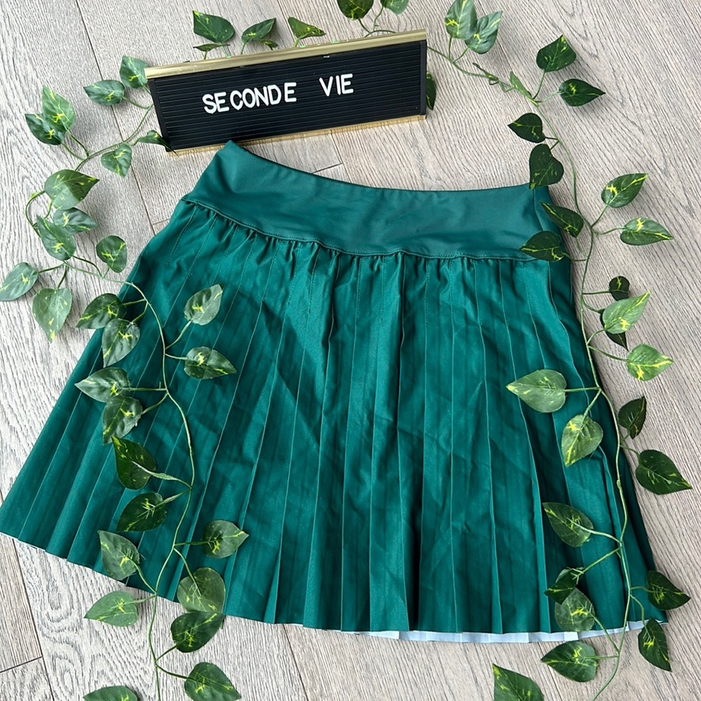Green tennis skort